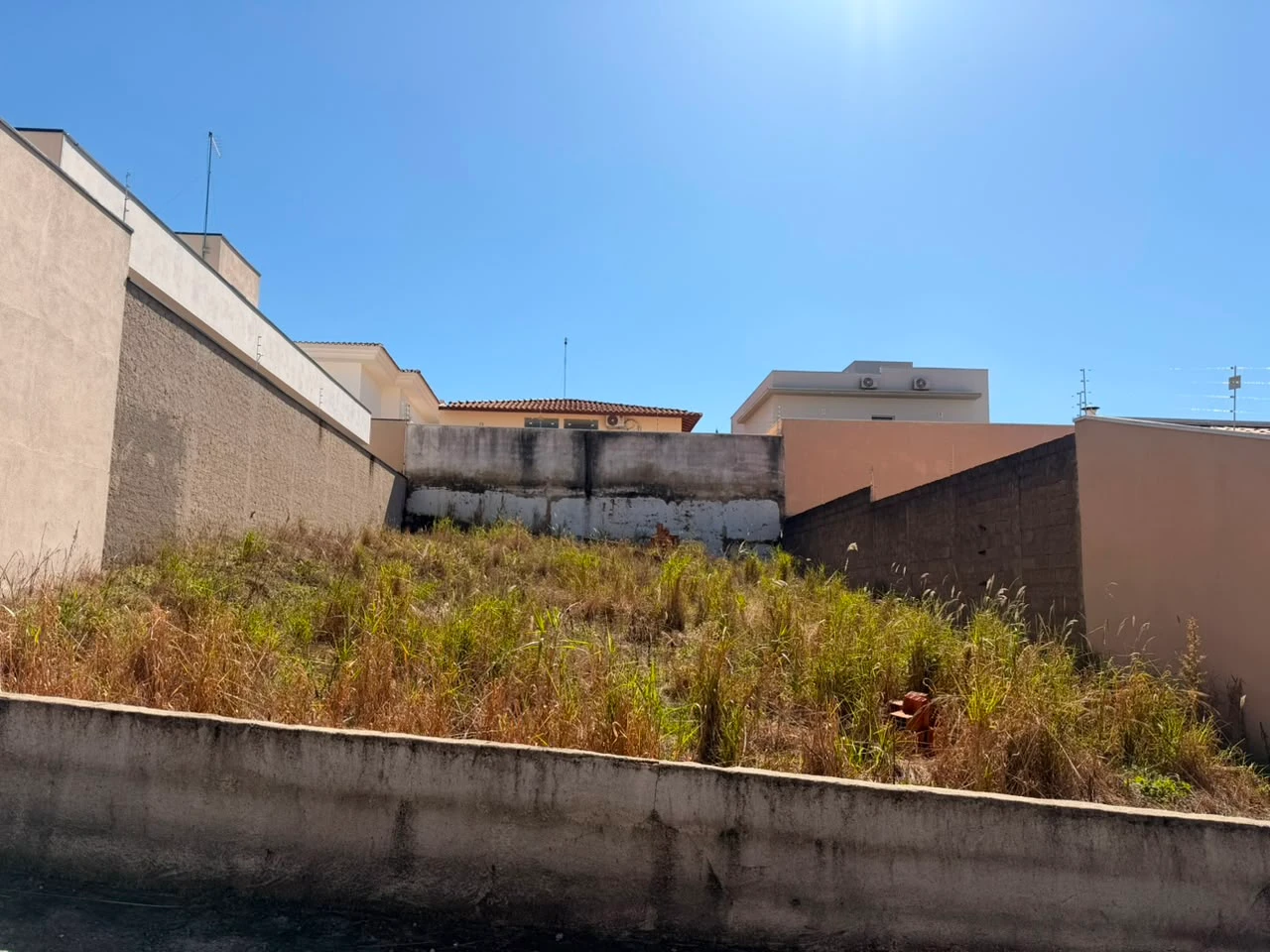 Terreno à Venda - Riviera de São João
